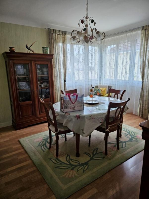 Maison - 95 m² - 5 pièces