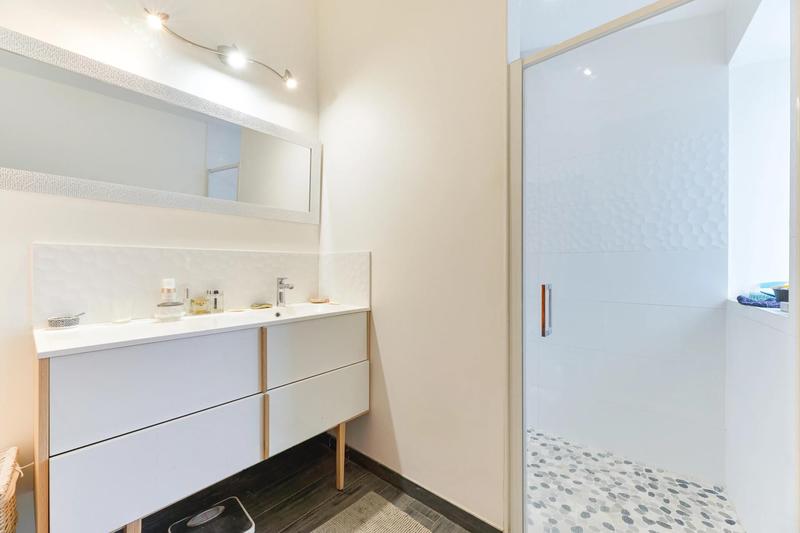 Maison - 180 m² - 8 pièces