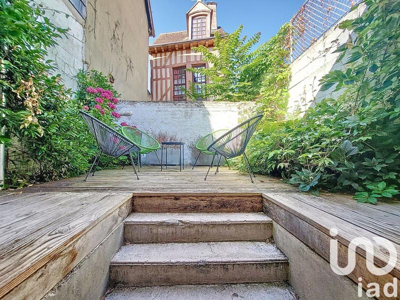 Maison - 182 m² - 9 pièces