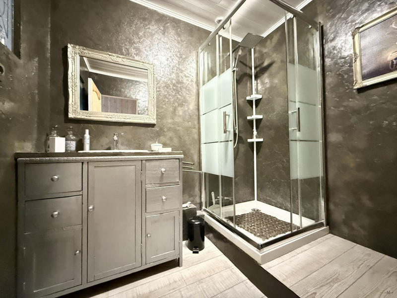 Maison - 270 m² - 6 pièces