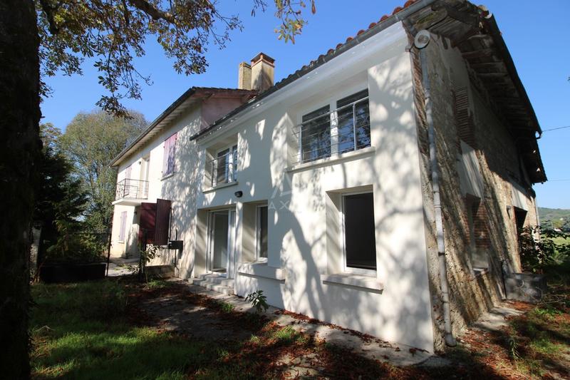 Propriété - 255 m² - 10 pièces