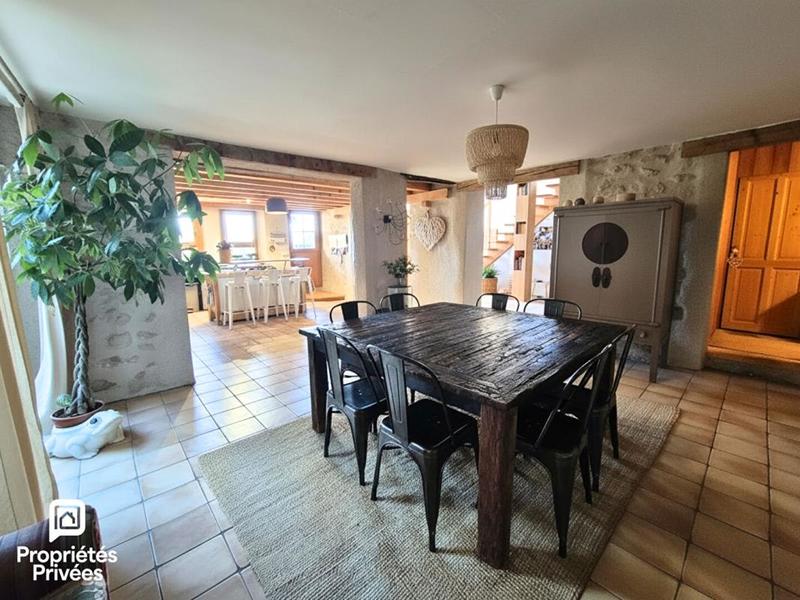 Corps de ferme - 278 m² - 9 pièces