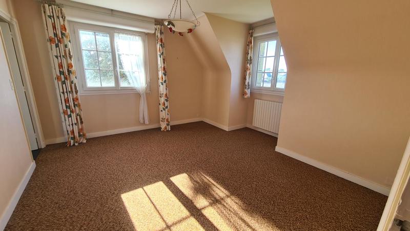 Maison - 270 m² - 8 pièces