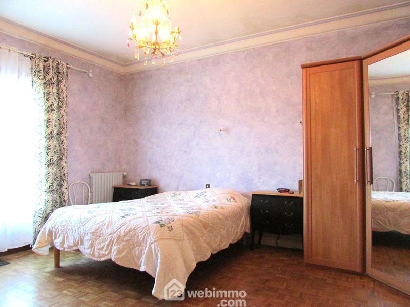 Maison - 280 m² - 10 pièces