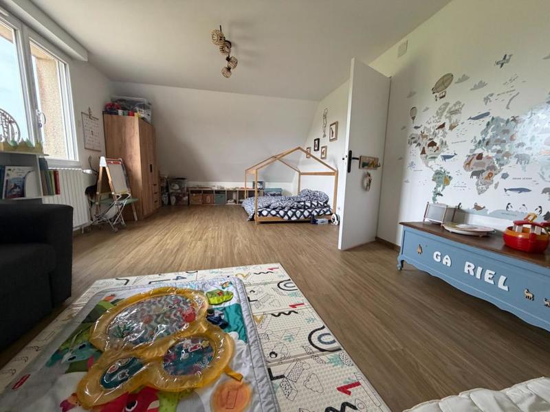 Maison traditionnelle - 145 m² - 6 pièces