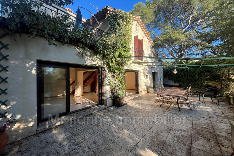 Maison - 180 m² - 6 pièces