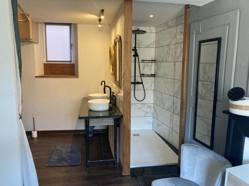 Maison - 250 m² - 6 pièces