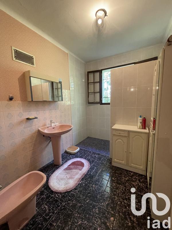 Maison - 230 m² - 6 pièces