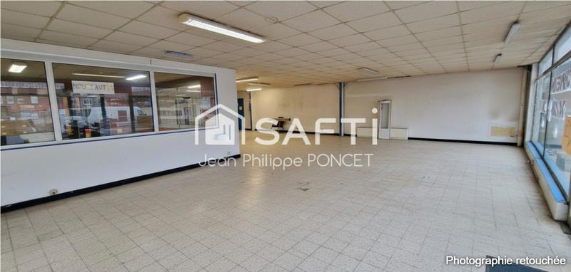 Local commercial - 217 m² - 4 pièces