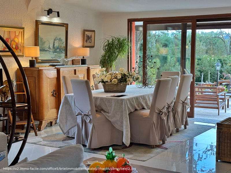 Maison - 140 m² - 6 pièces