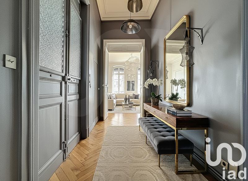 Appartement - 226 m² - 6 pièces