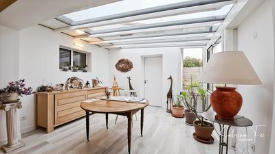 Maison - 235 m² - 7 pièces