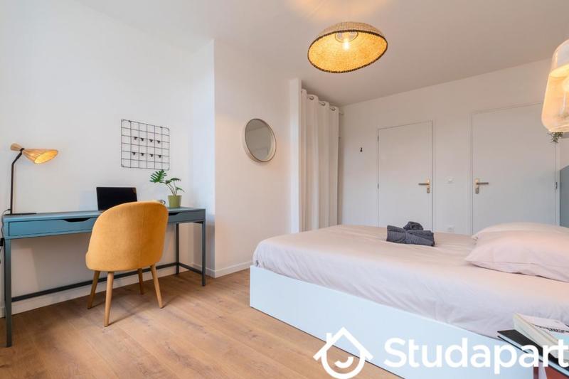 Chambre - 14 m² - 1 pièce