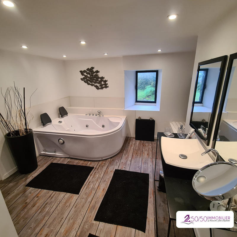 Maison ancienne - 170 m² - 6 pièces