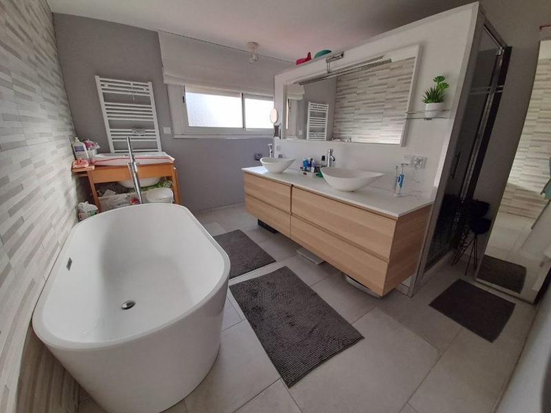 Maison traditionnelle - 86 m² - 4 pièces