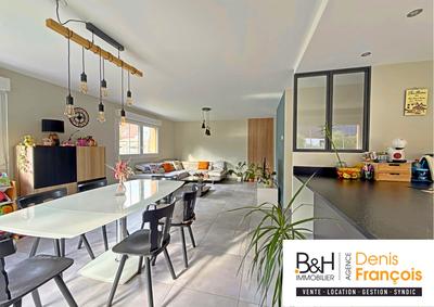 Appartement - 100 m² - 4 pièces