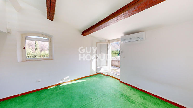 Maison - 305 m² - 10 pièces