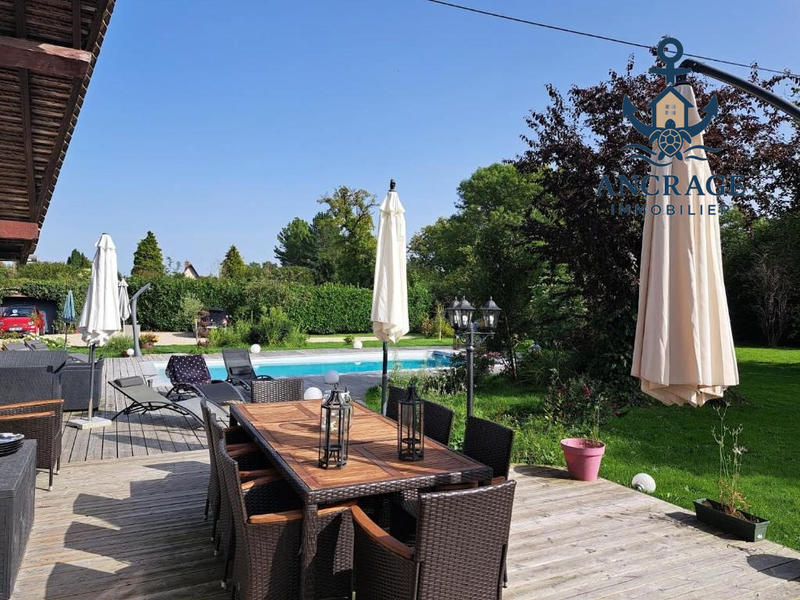 Maison - 160 m² - 11 pièces