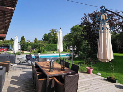 Maison - 160 m² - 11 pièces