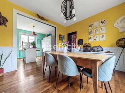 Maison - 170 m² - 8 pièces