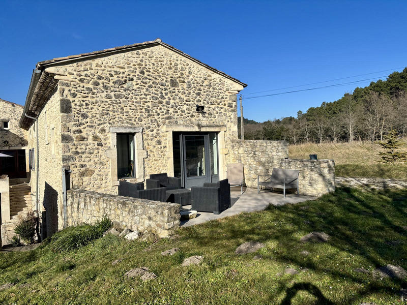 Mas - 200 m² - 8 pièces