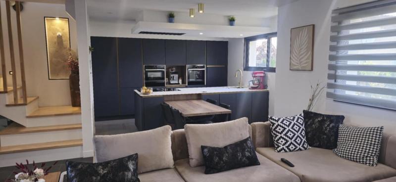 Maison - 170 m² - 7 pièces