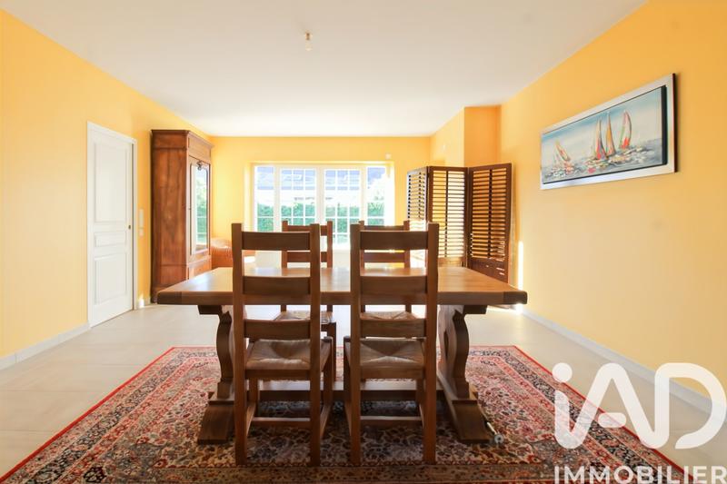 Maison - 235 m² - 7 pièces
