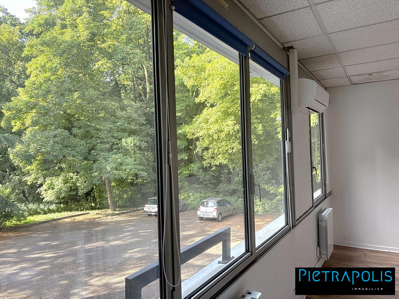 Bureau - 97 m² - 3 pièces