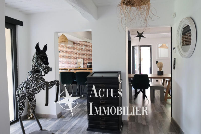 Maison - 233 m² - 8 pièces