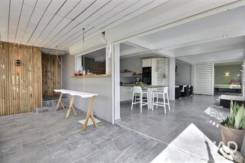 Maison - 277 m² - 8 pièces