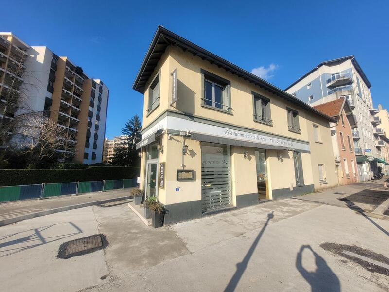 Immeuble - 216 m² - 7 pièces