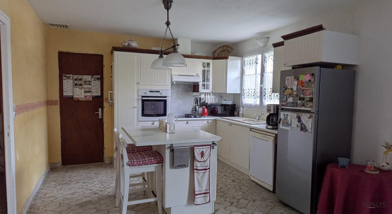 Maison - 90 m² - 5 pièces