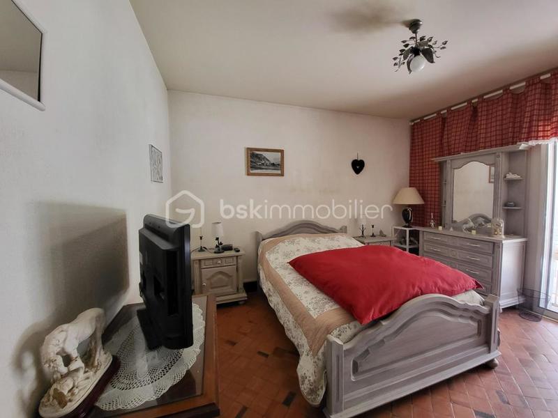 Propriété - 250 m² - 9 pièces