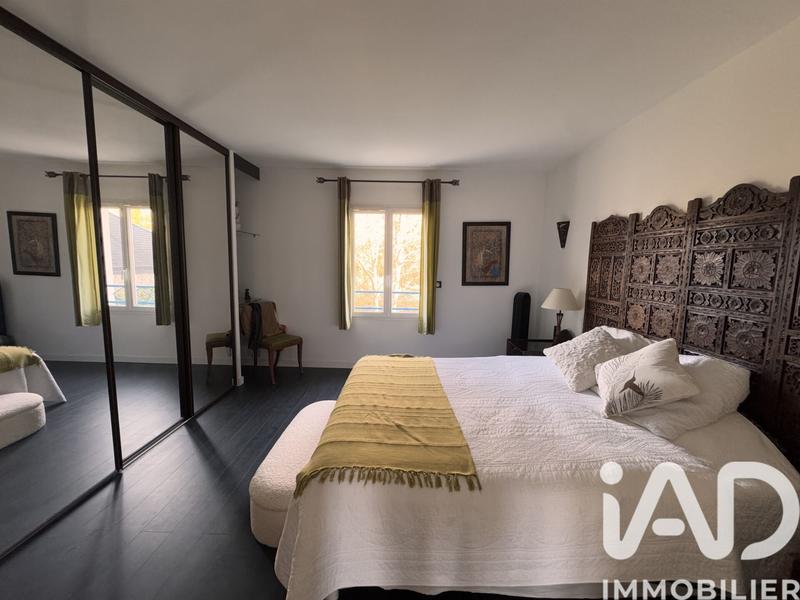 Maison - 214 m² - 8 pièces