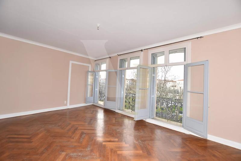 Appartement - 83 m² - 3 pièces