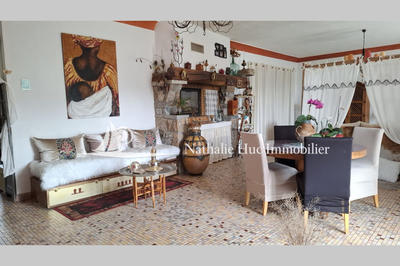 Propriété - 390 m² - 6 pièces