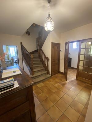 Maison traditionnelle - 277 m² - 9 pièces