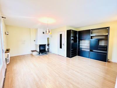 Maison - 96 m² - 5 pièces