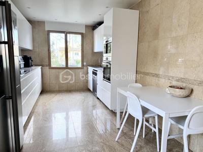 Villa - 180 m² - 5 pièces