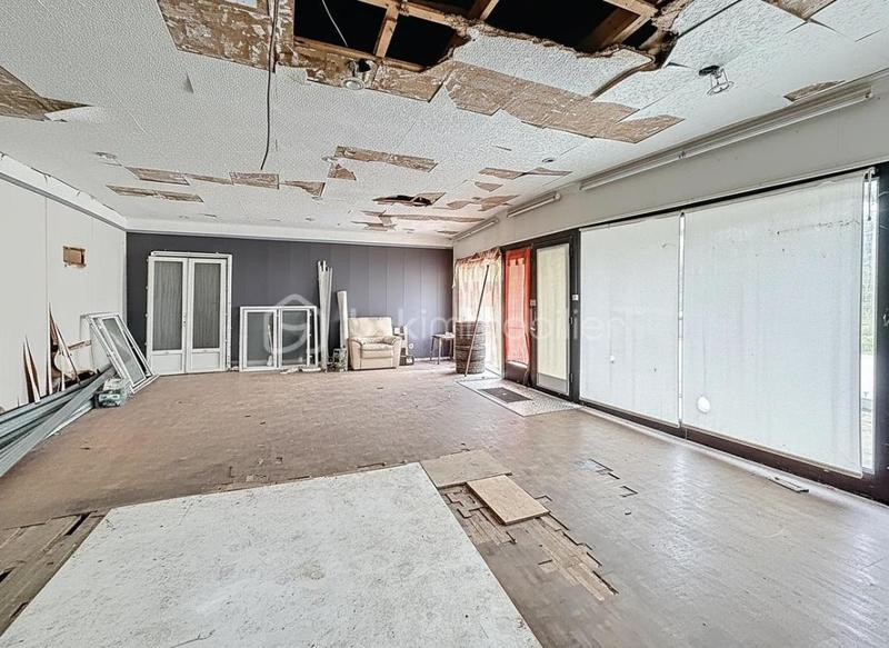 Bureau - 650 m² - 6 pièces