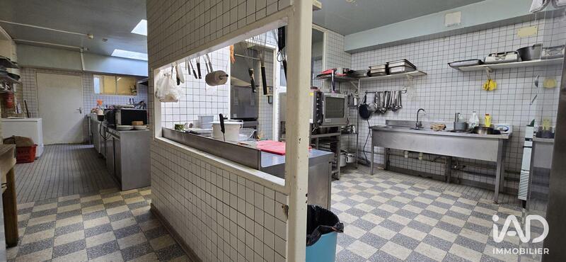 Local commercial - 10 000 m²