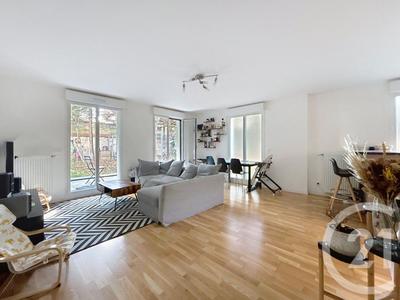 Appartement - 90 m² - 4 pièces