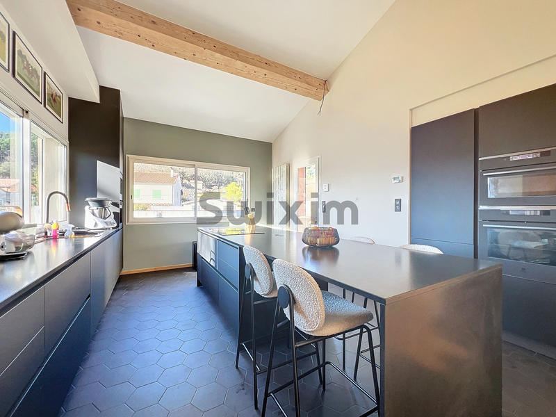 Villa - 196 m² - 7 pièces