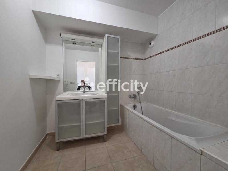 Appartement - 80 m² - 3 pièces