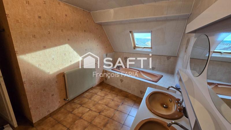 Maison - 140 m² - 6 pièces