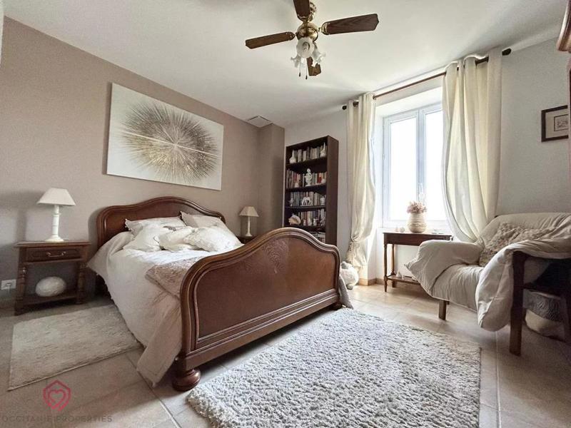 Demeure - 224 m² - 7 pièces