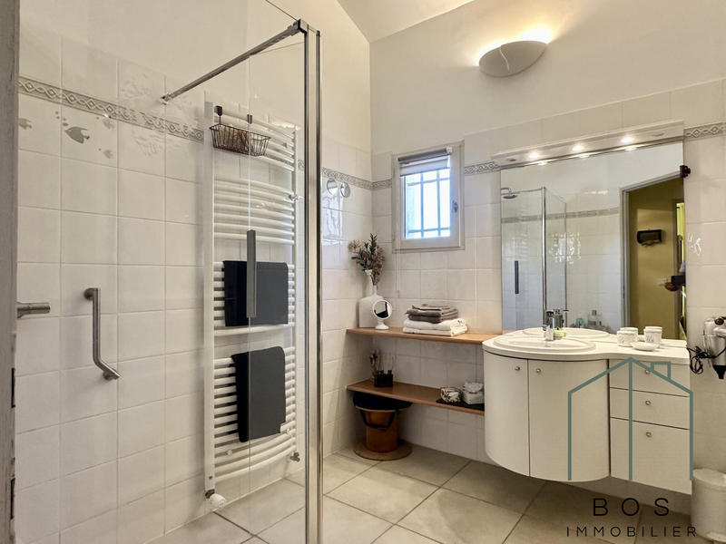 Villa - 297 m² - 6 pièces