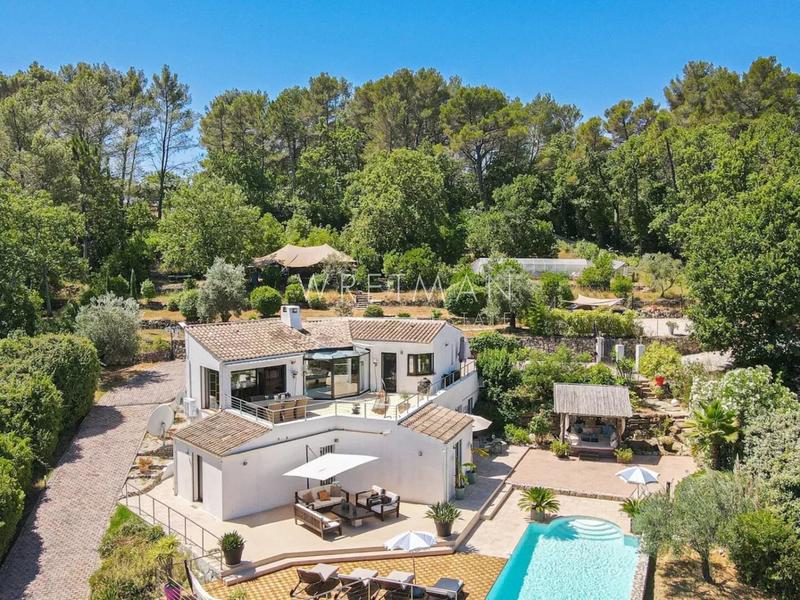 Villa - 291 m² - 5 pièces