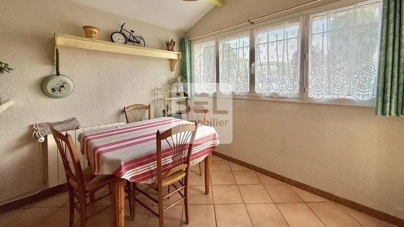 Villa - 100 m² - 5 pièces