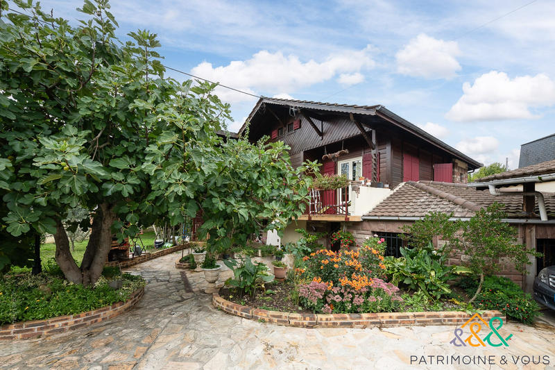 Châlet - 198 m² - 7 pièces